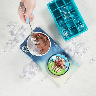 Ice being put in a pint